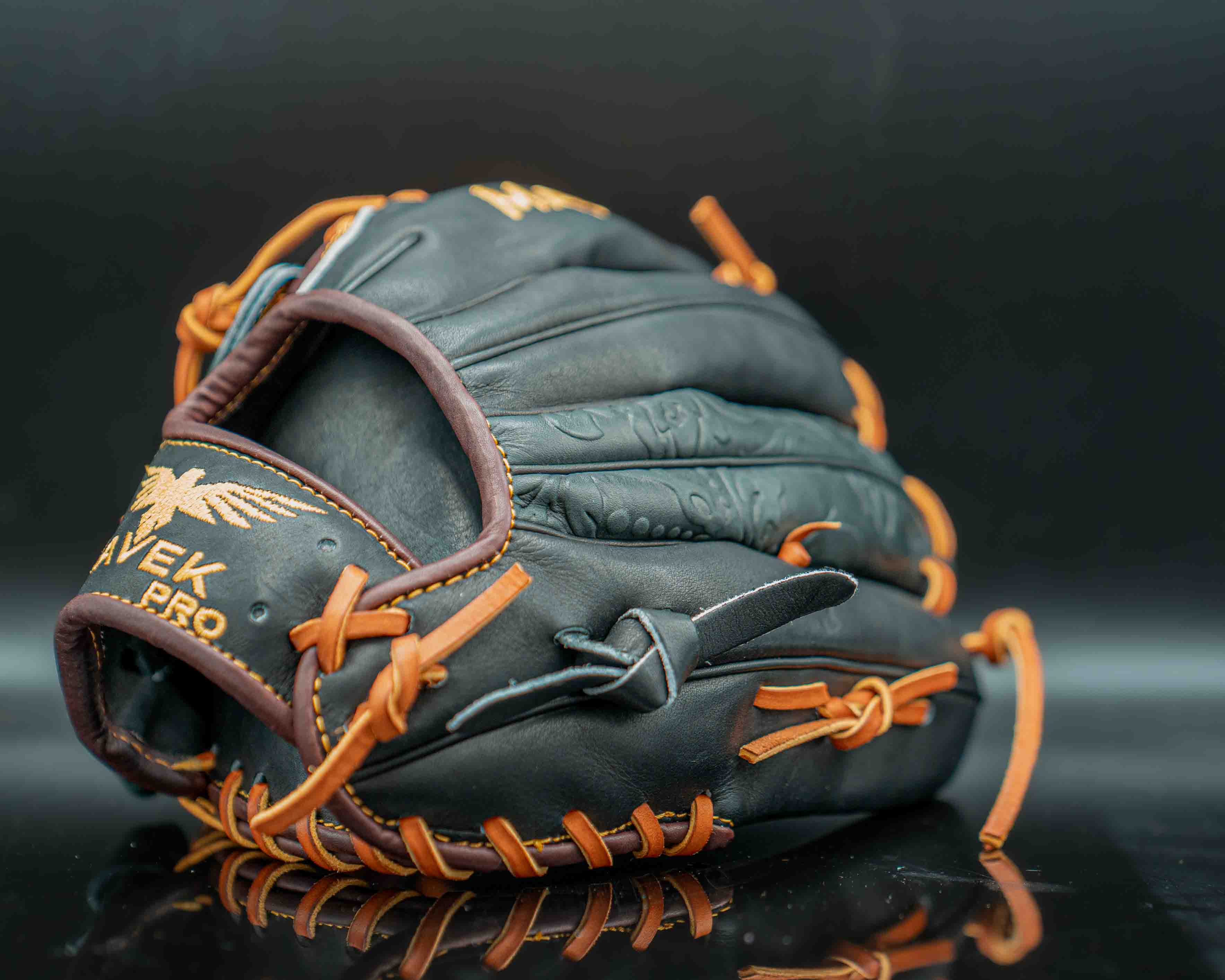 Mavek Pro Ranger - Frontier 12-Inch Pitcher/Outfield Glove